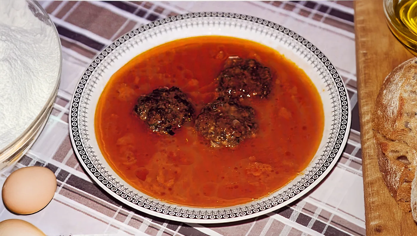 Παραδοσιακή Φαρνάσα με κεφτέδες από το Λιβάδι Ολύμπου.