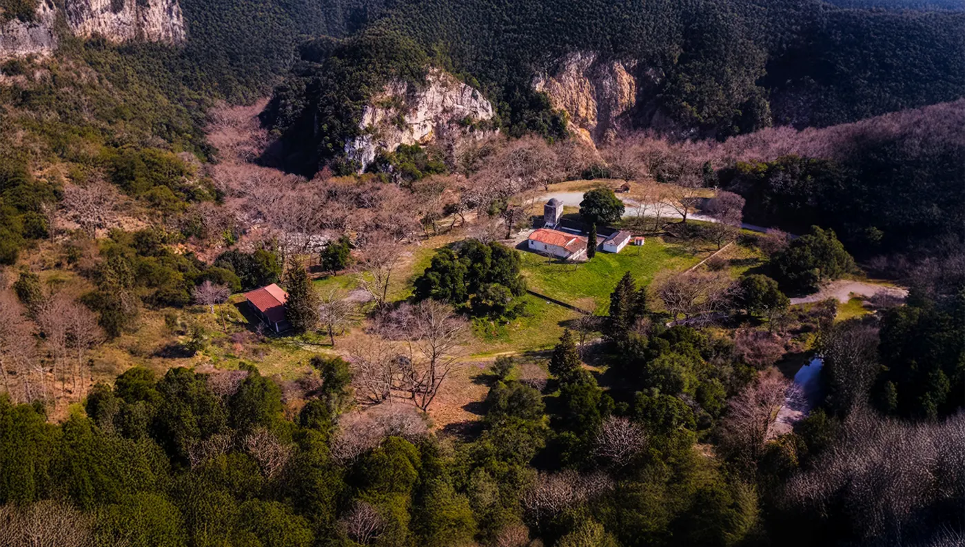 Η Ιερά Μονή Αγίων Αναργύρων στην Αγιά Λάρισας