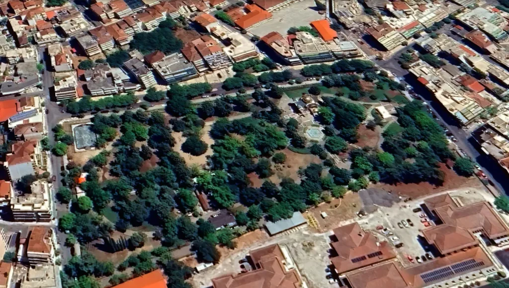 Πάρκο Αγίου Αντωνίου Λάρισα δέντρα και μονοπάτια