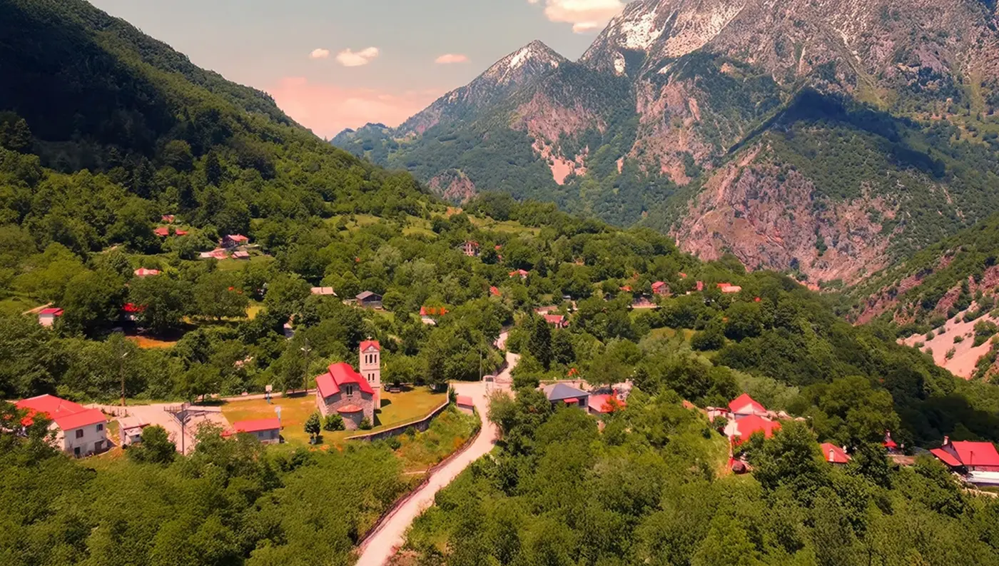 Βαθύρεμα Τρικάλων ορεινό χωριό Πίνδος ποτάμι