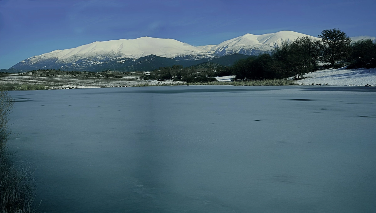Παγωμένη λίμνη Κατή, Κάτω Όλυμπος, Χειμερινό τοπίο Ελασσόνας