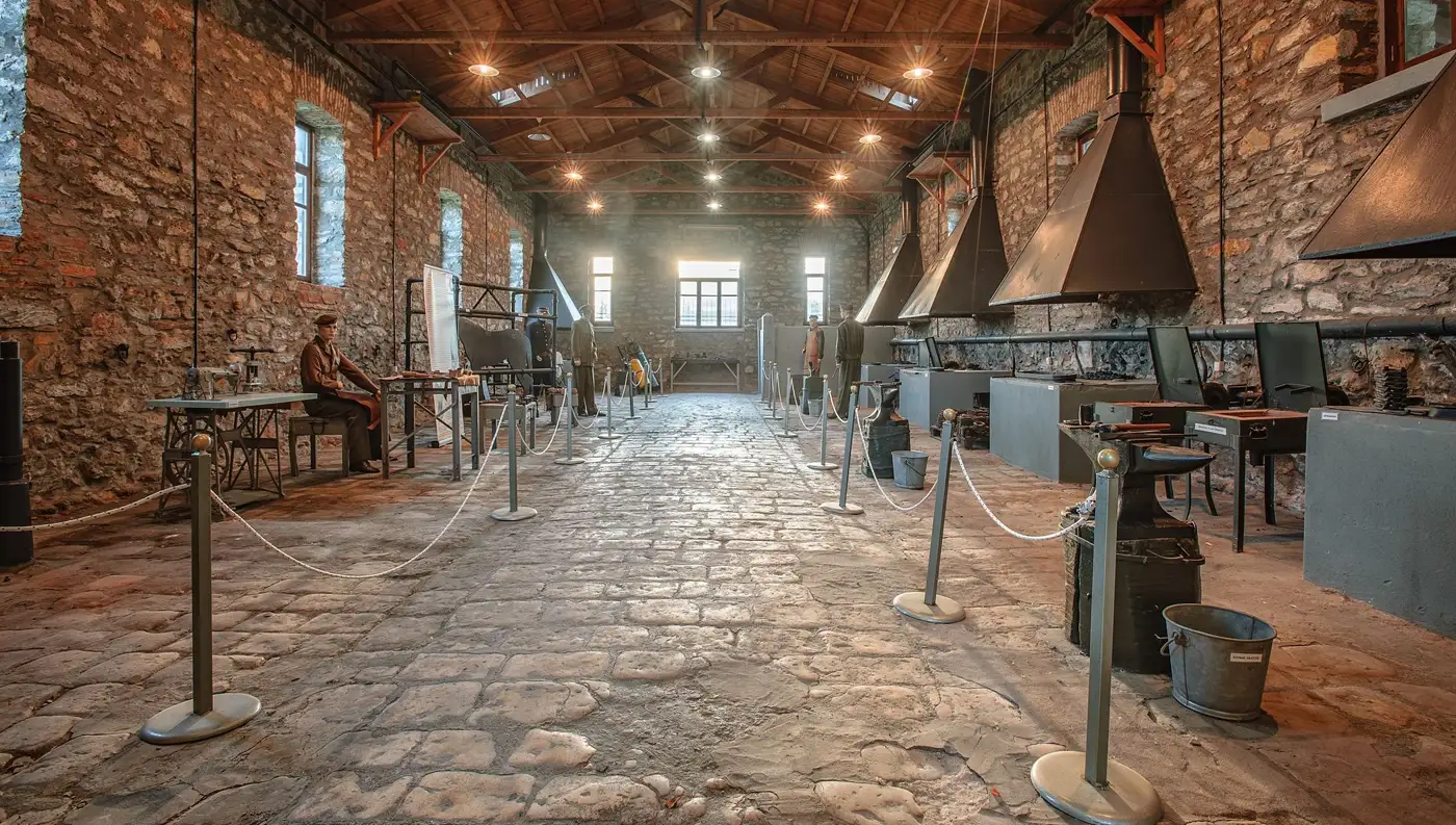 Εκθέματα και χώροι από το Στρατιωτικό Μουσείο Κτηνιατρικής Υπηρεσίας στη Λάρισα.