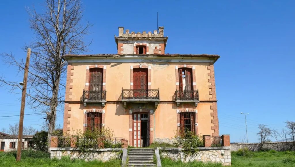 Εξωτερική άποψη του εντυπωσιακού Πύργου