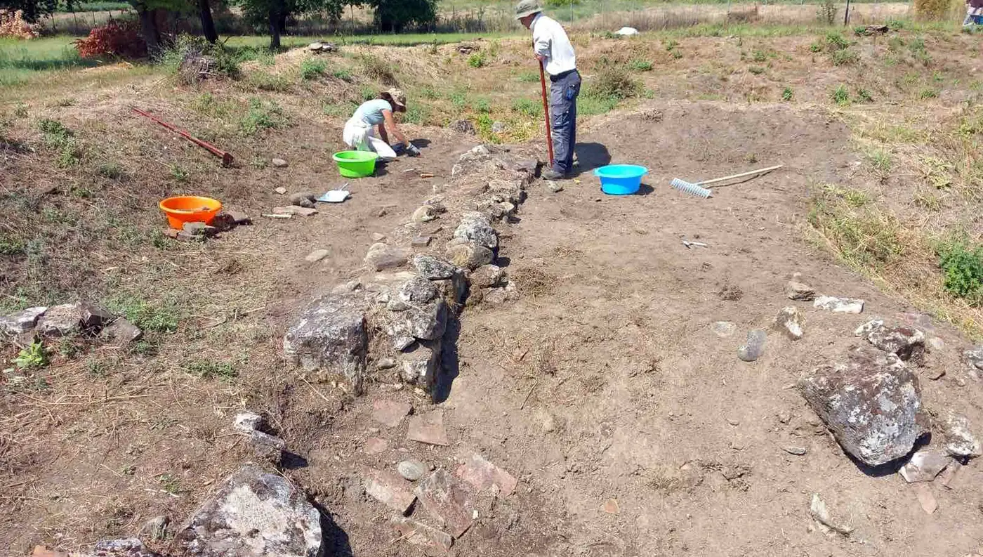 Γενική άποψη των πρόσφατων αρχαιολογικών ανασκαφών στο Πανθεσσαλικό Ιερό της Ιτωνίας Αθηνάς στη Φίλια Καρδίτσας.